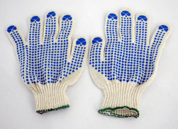 Перчатки х/б 4 нити 7 класс с ПВХ точка